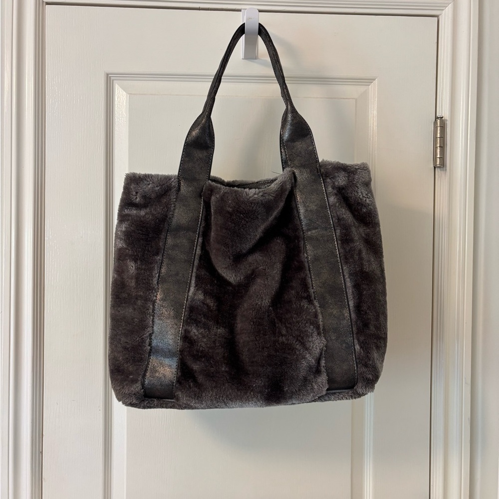 Spacious Tote/Travel Bag